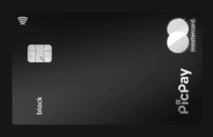 Imagem do Cartão PicPay Black com design moderno, bandeira Mastercard Black e destaque para o benefício de cashback.